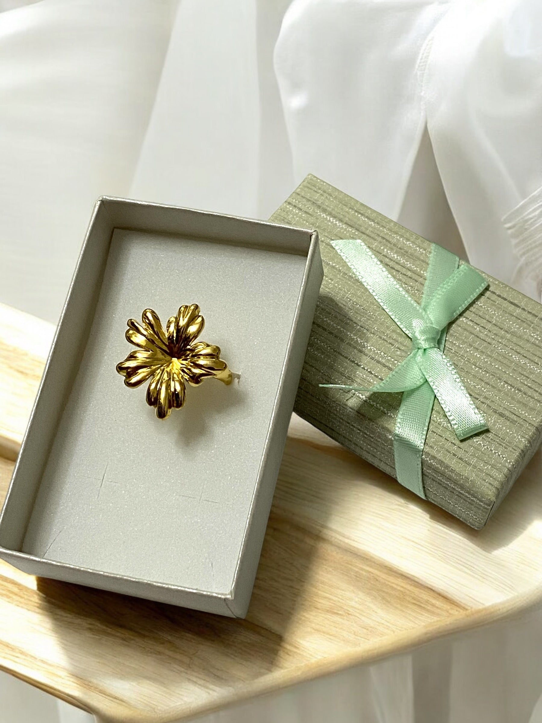 Designer Anti-Tarnish Flower Design Ring